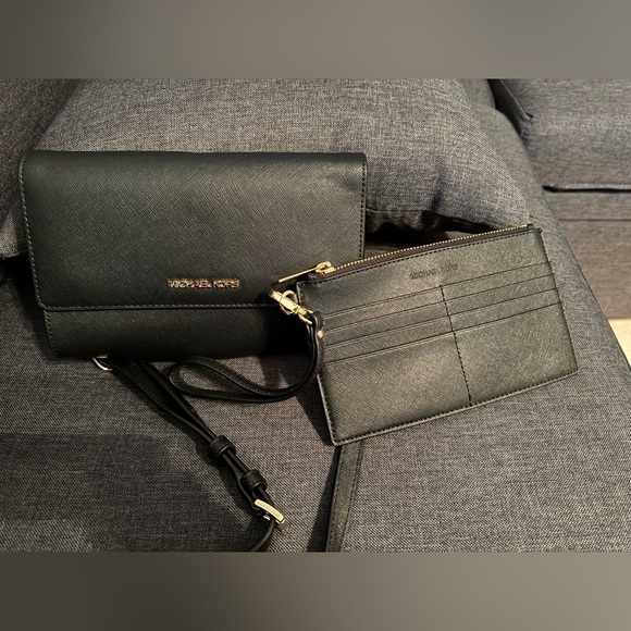 Michael Kors Black Clutch with Wristlet - Picture 1 of 7